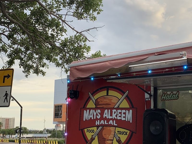Mays Alreem Halal Food Truck exterior